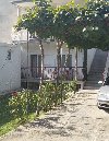 Prodajem trosoban stan u centru Igala ponuda Stan