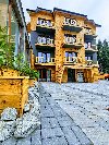 Prodajem kucu i apartman u sklopu kompeksa Chalet potreba Kuće, vikendice, zgrade, objekti