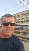 Pozdrav ponuda On traži nju
