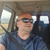 Trazim dobru djevojku ako postoji iz Cg Srb ponuda On traži nju