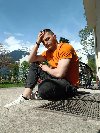 Trazim nju ponuda On traži nju